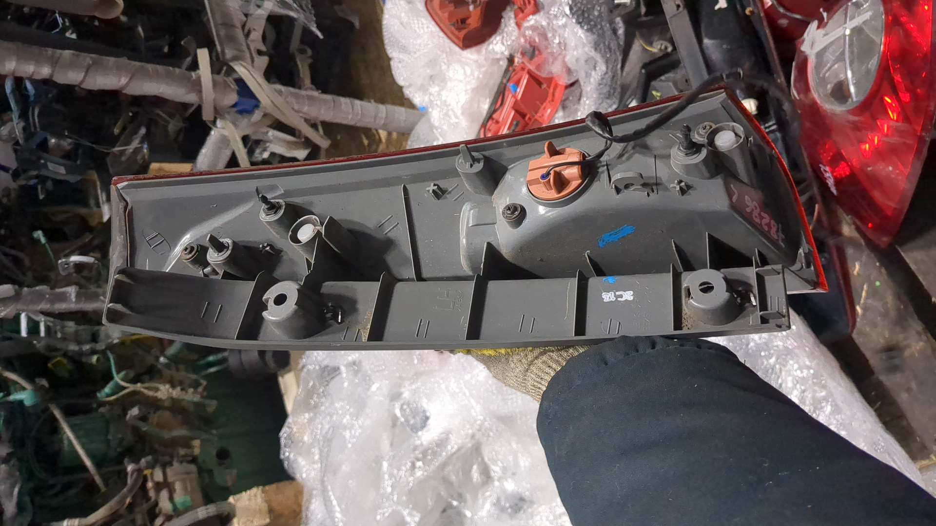 Фонарь задний левый