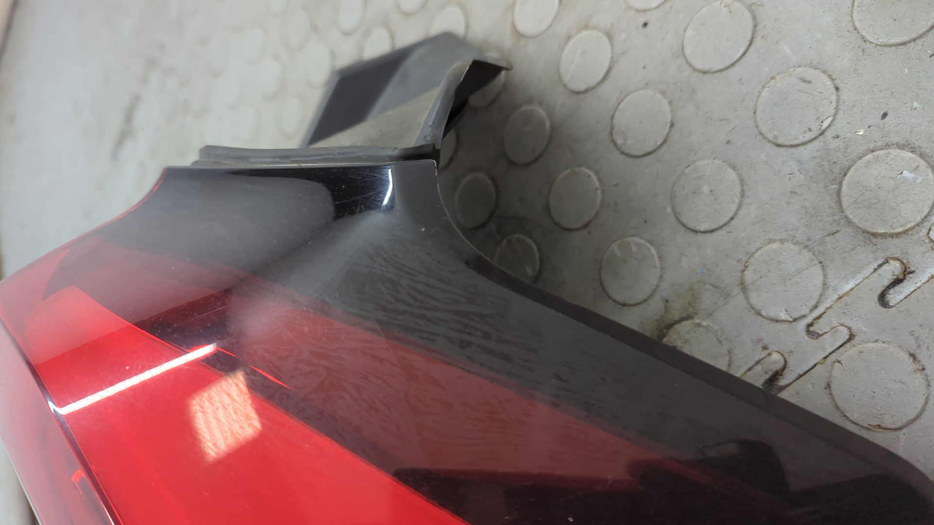 Фонарь задний правый