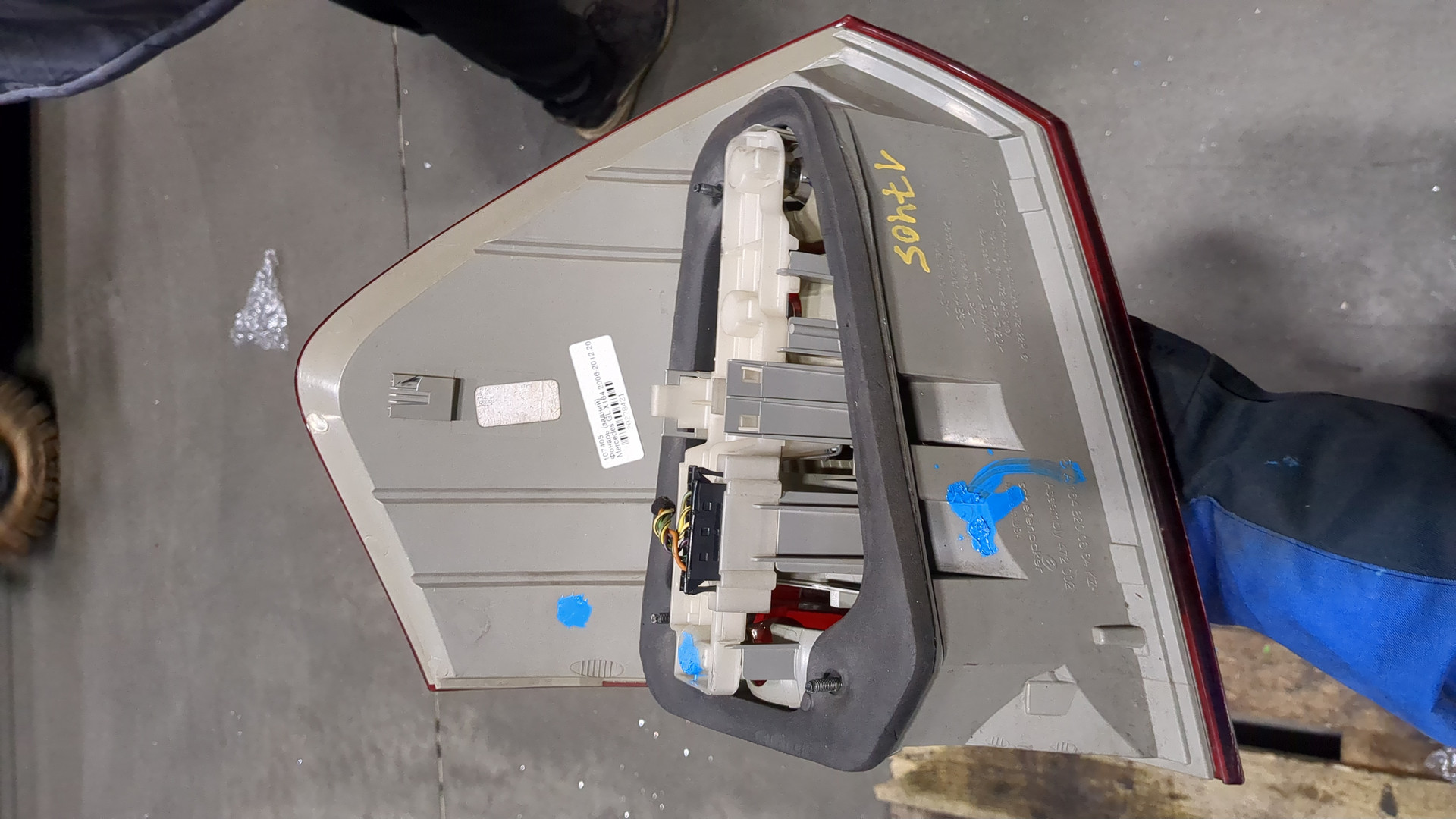 Фонарь задний правый