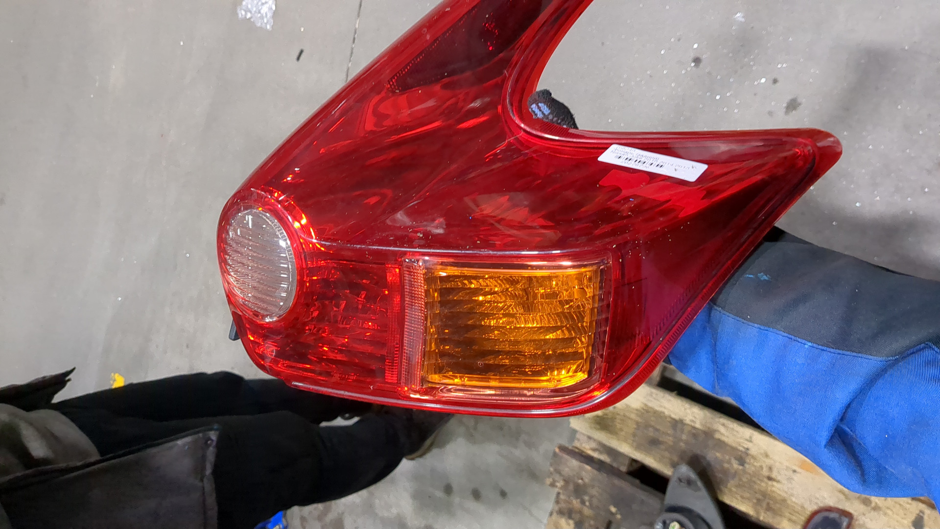 Фонарь задний правый