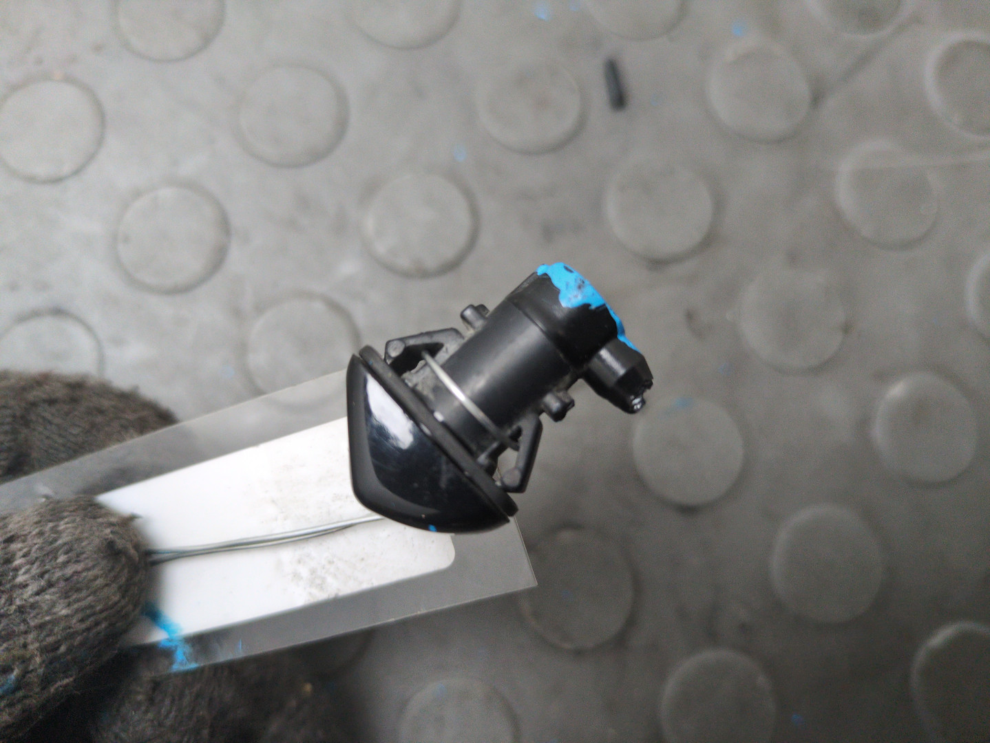 Форсунка омывателя лобового стекла