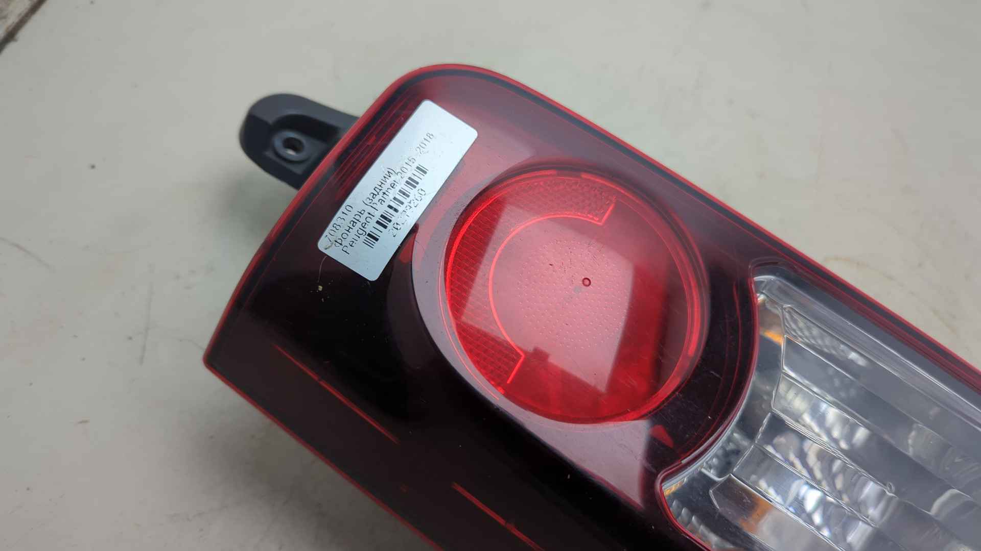 Фонарь задний правый