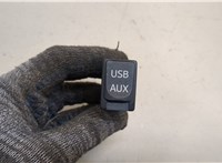  Разъем AUX/USB Toyota Sequoia 2008- 20281755 #1