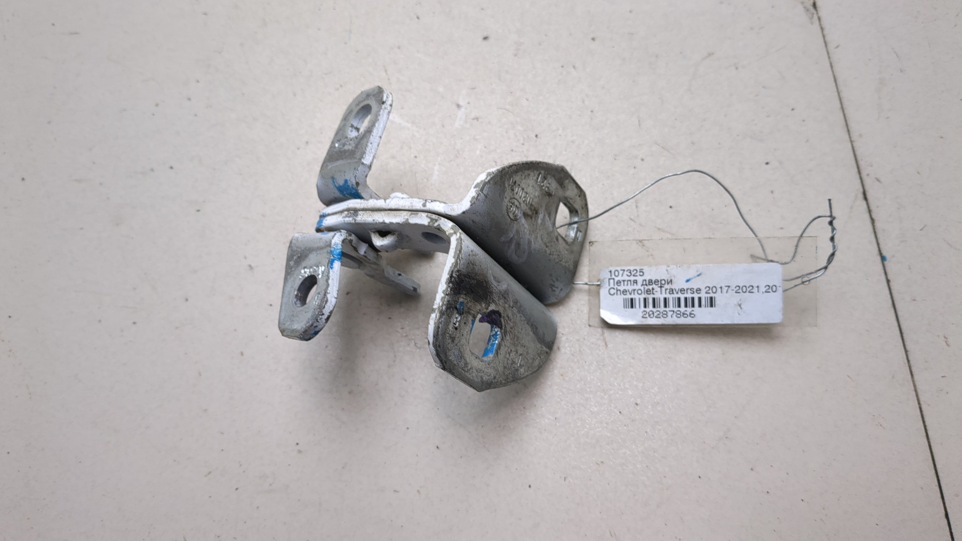 Петля двери