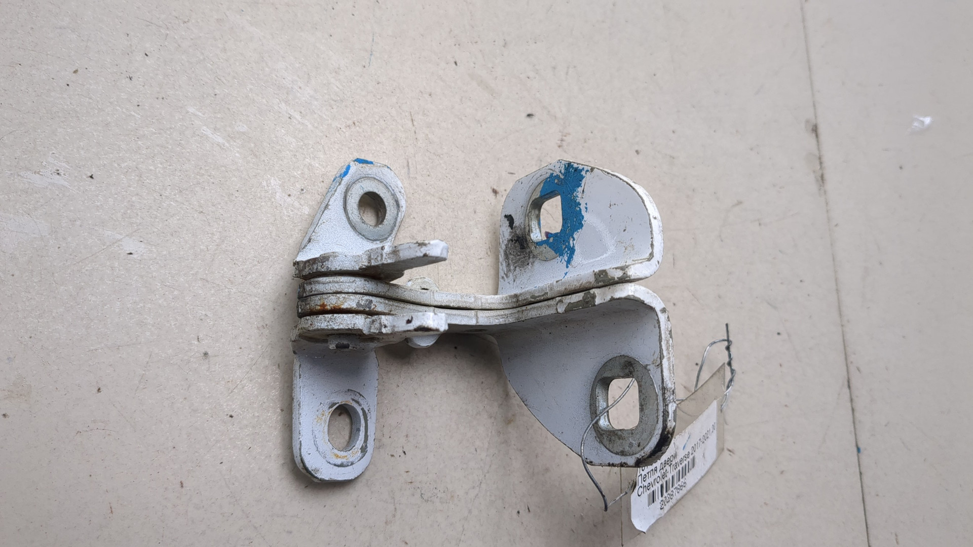 Петля двери