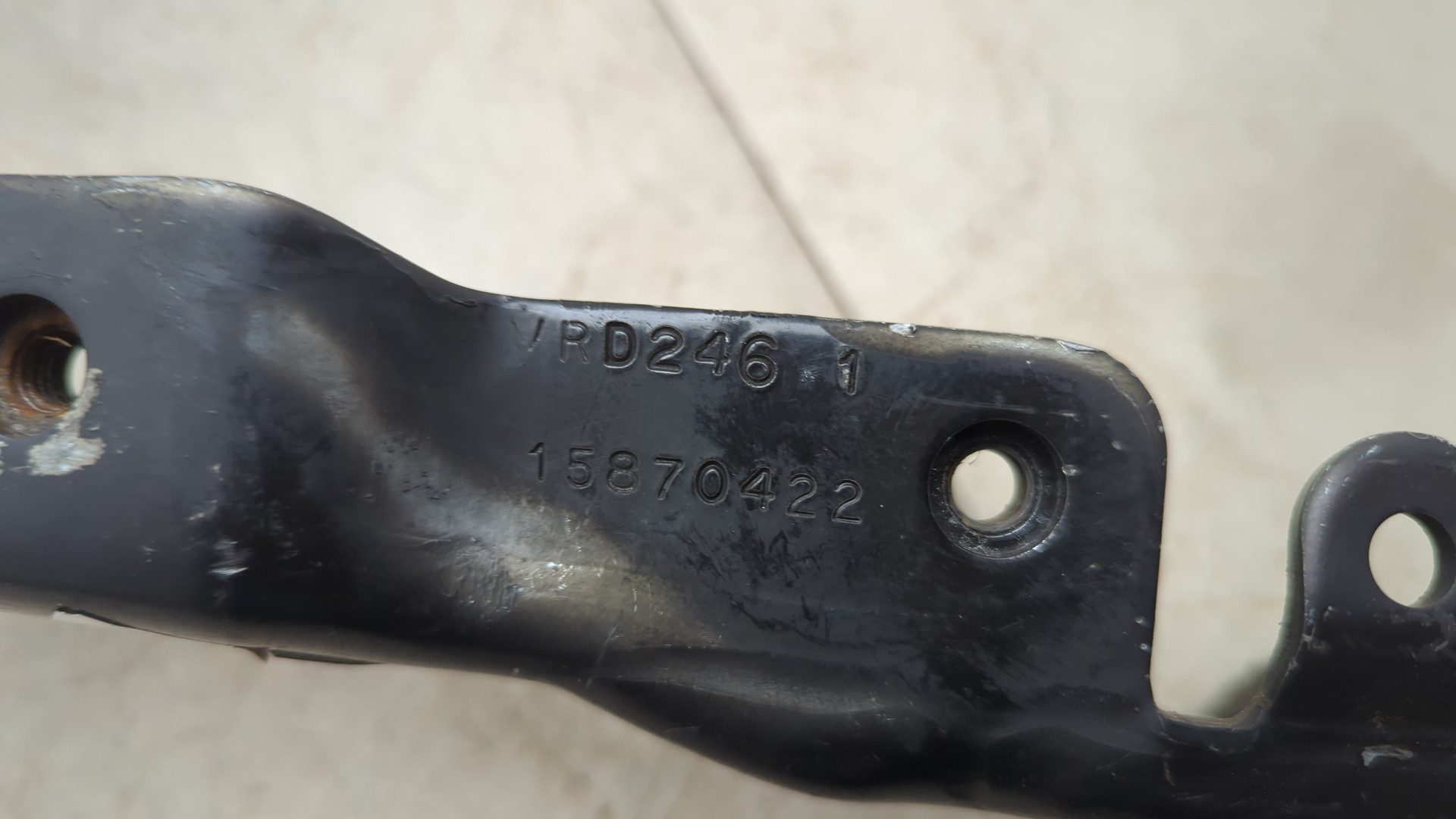 Петля капота правая