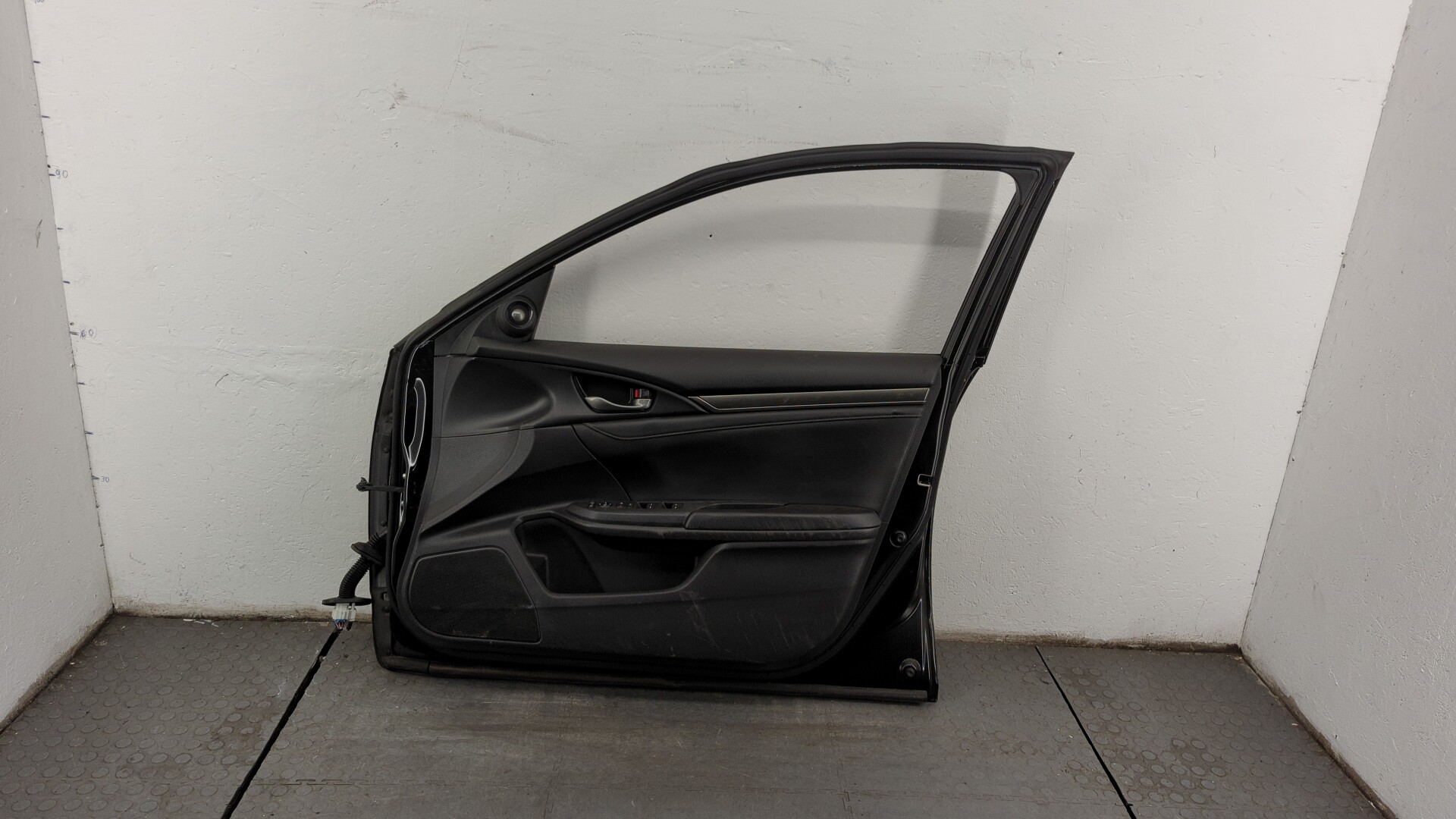 Дверь передняя правая