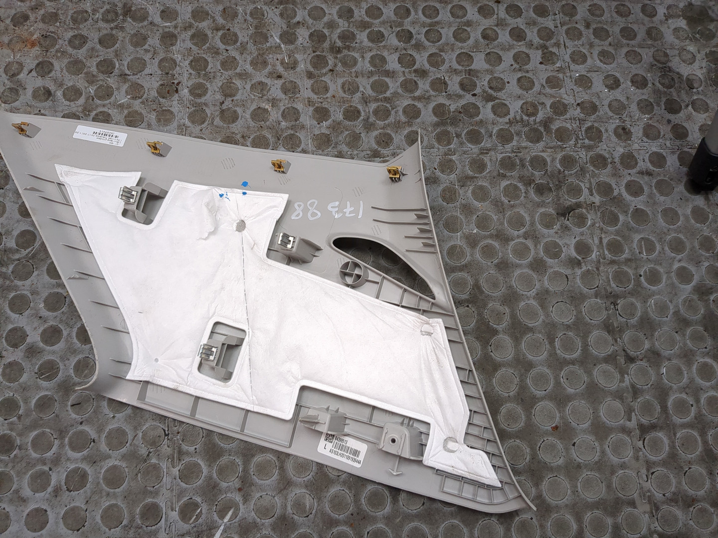 Обшивка стойки