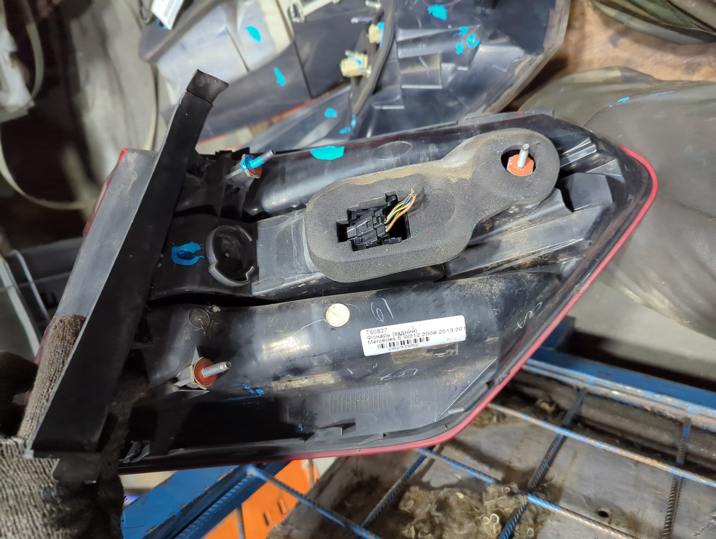 Фонарь задний левый