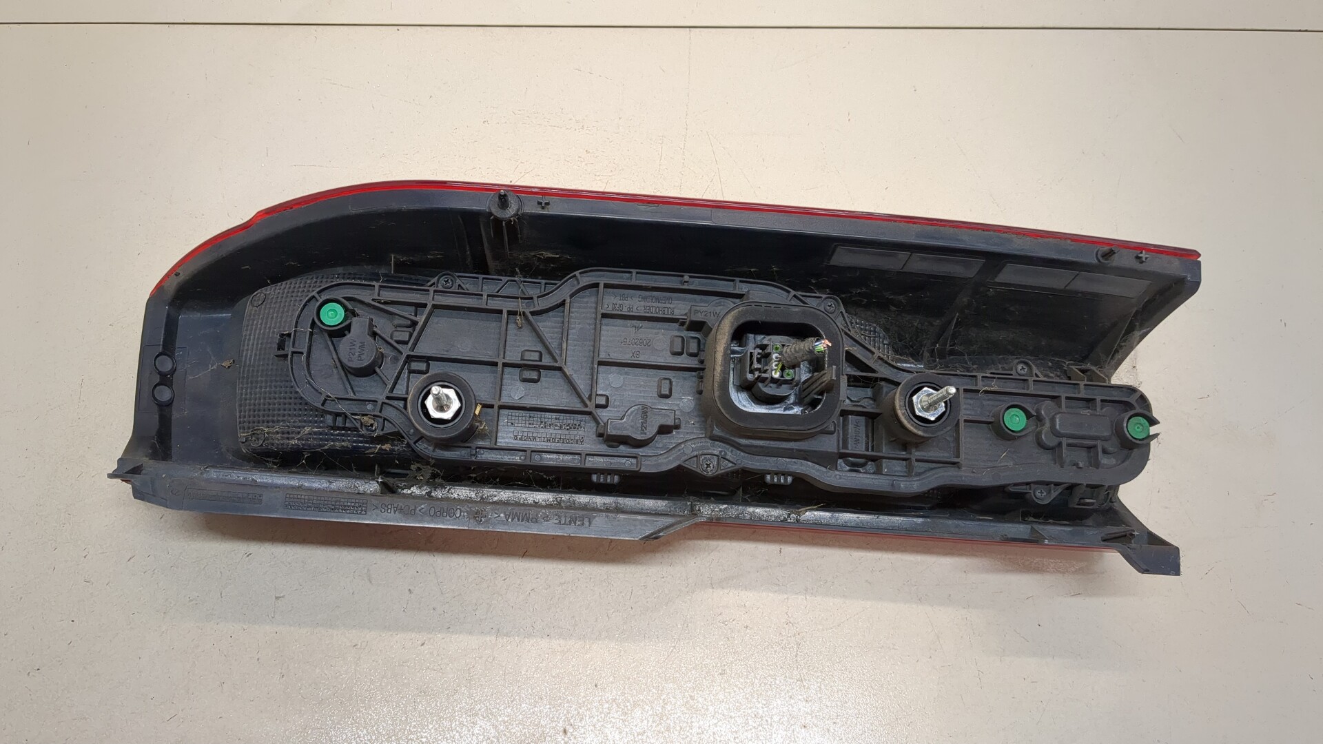 Фонарь задний левый