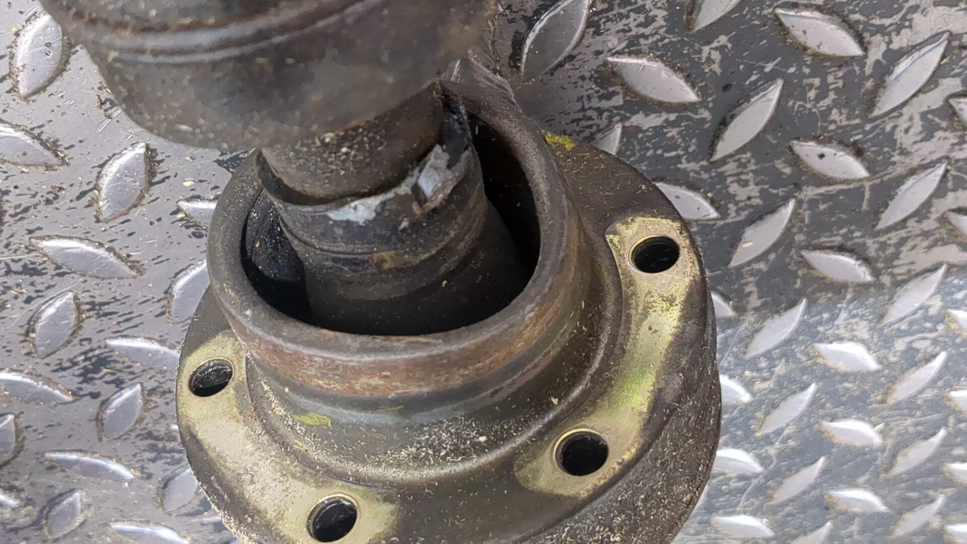 Вал карданный задний