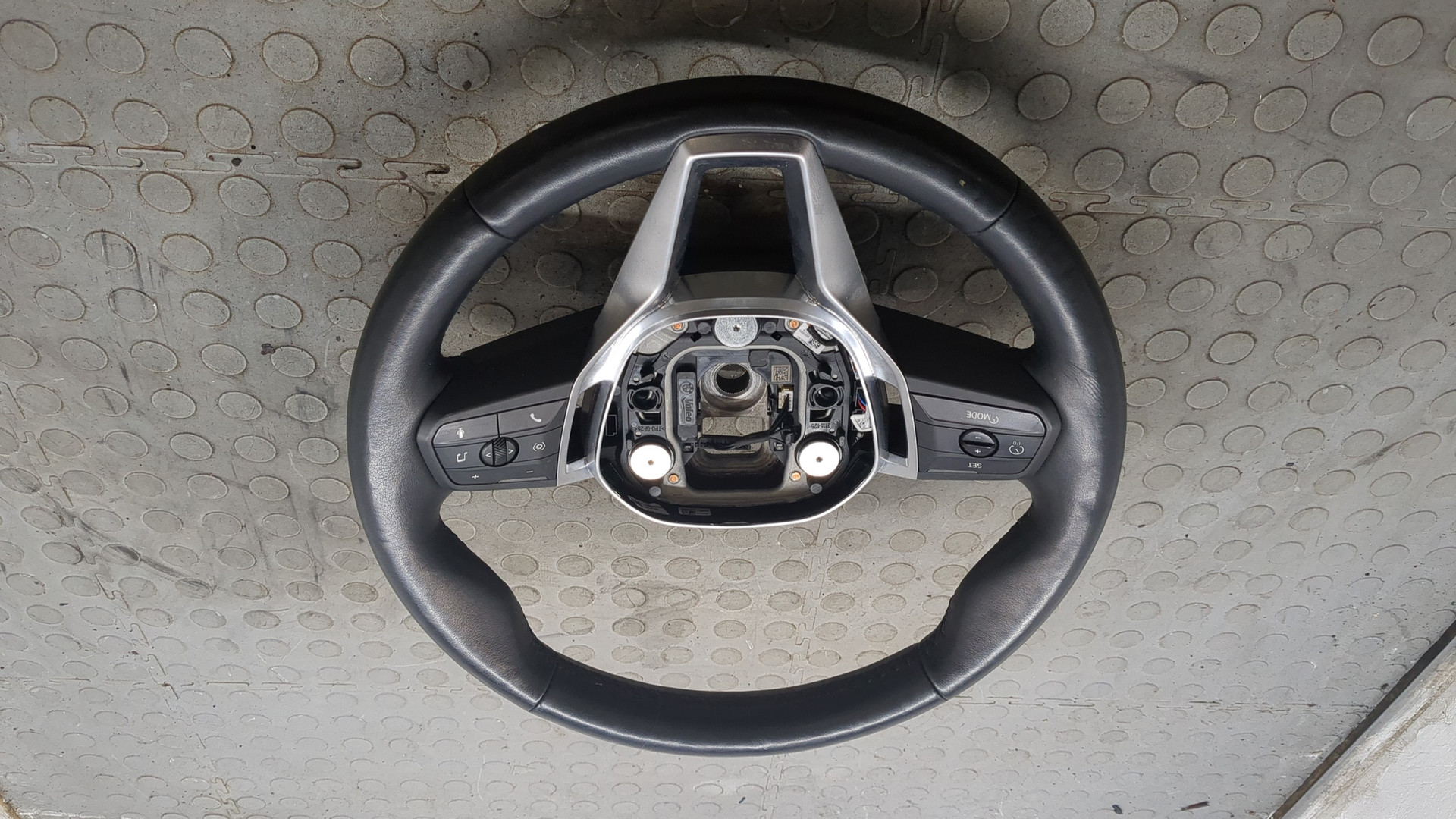 Рулевое колесо (руль)