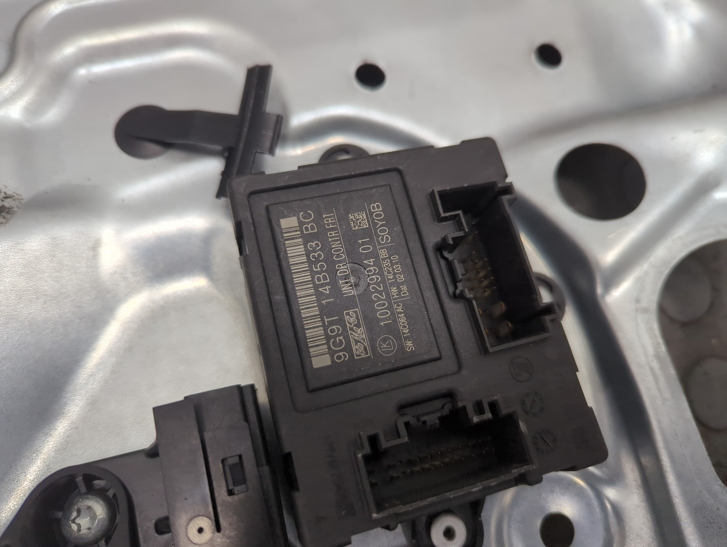 Стеклоподъемник электр. передний правый