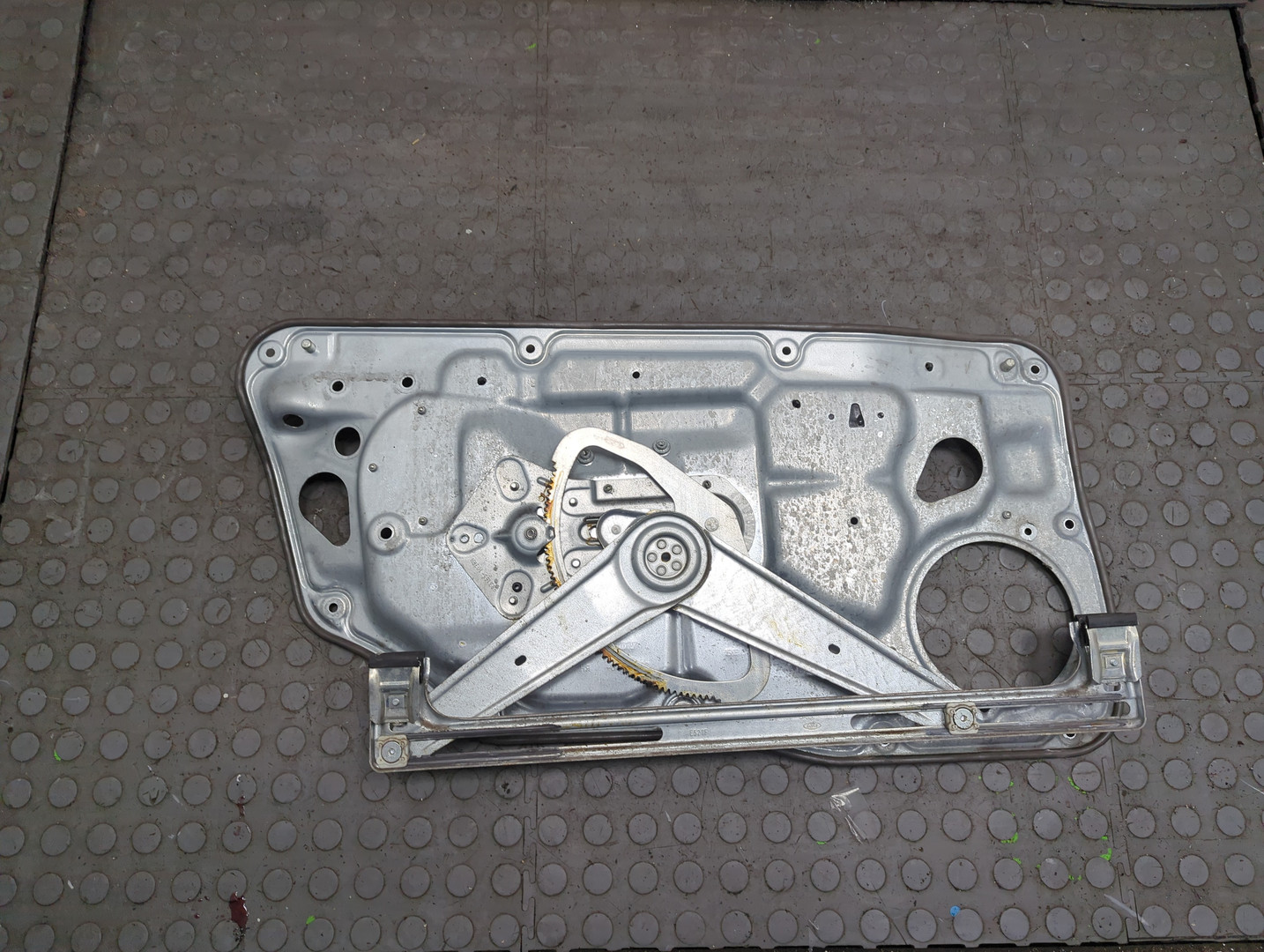 Стеклоподъемник электр. передний правый