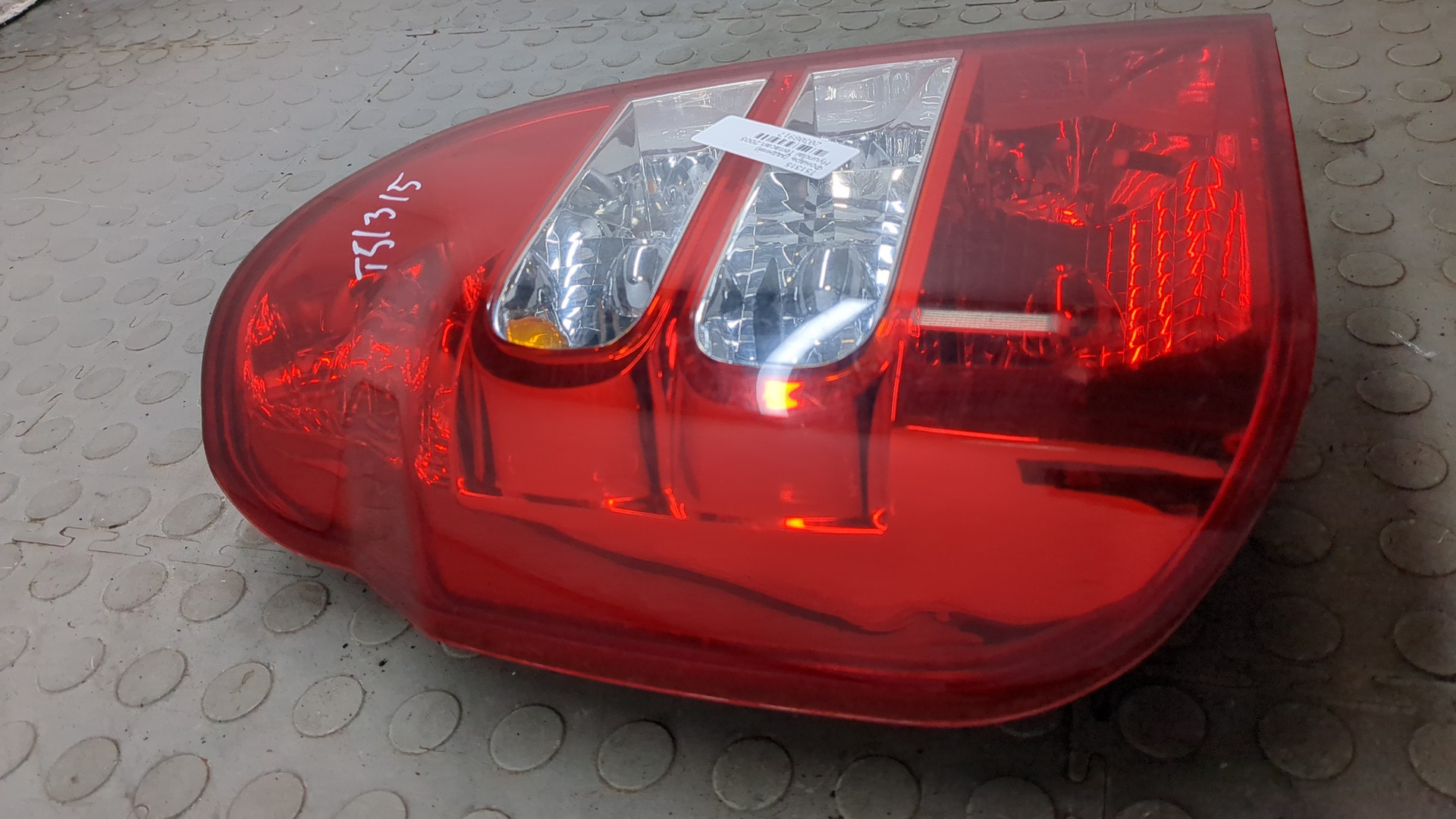 Фонарь задний левый