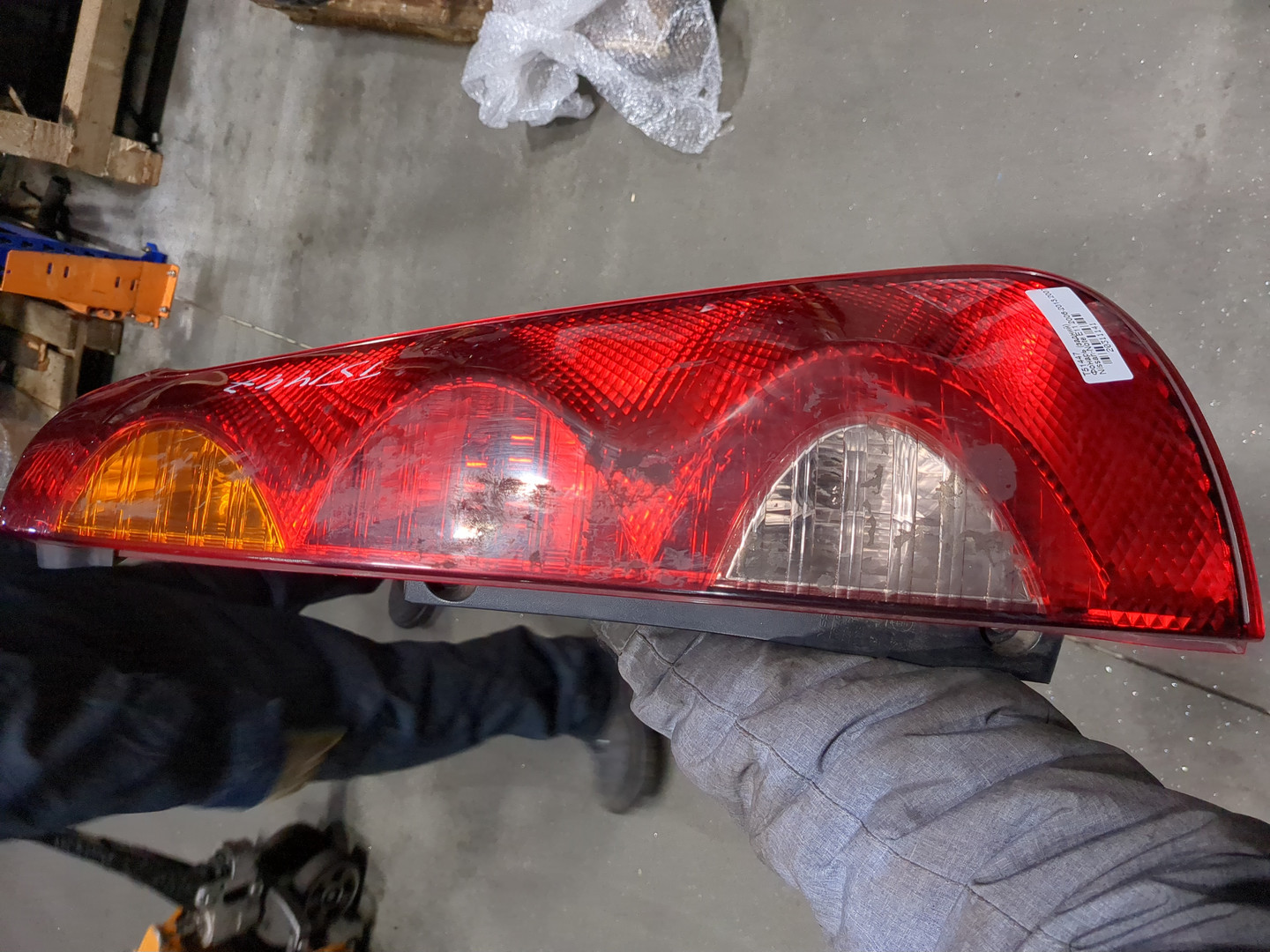 Фонарь задний правый