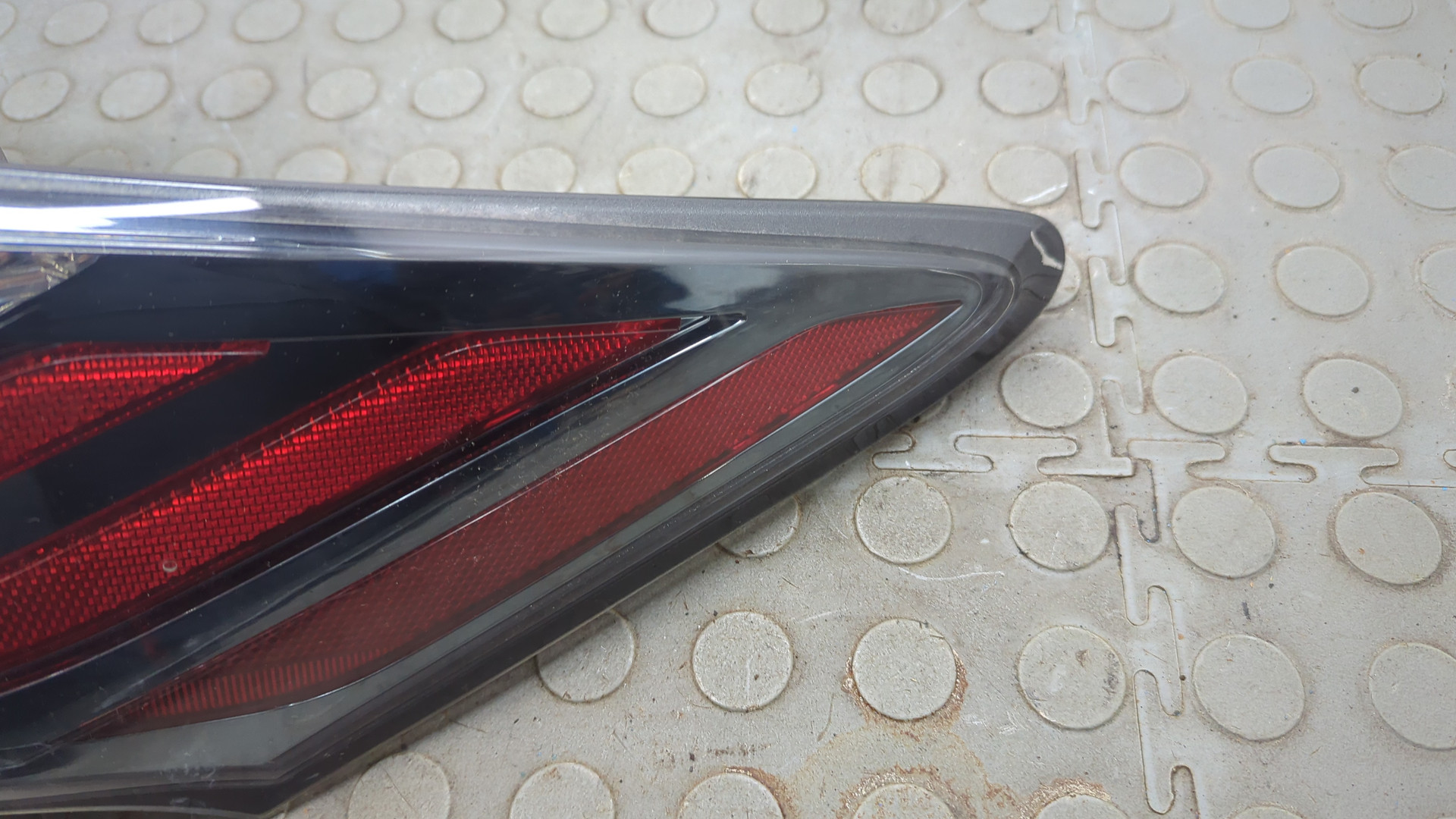 Фонарь задний правый