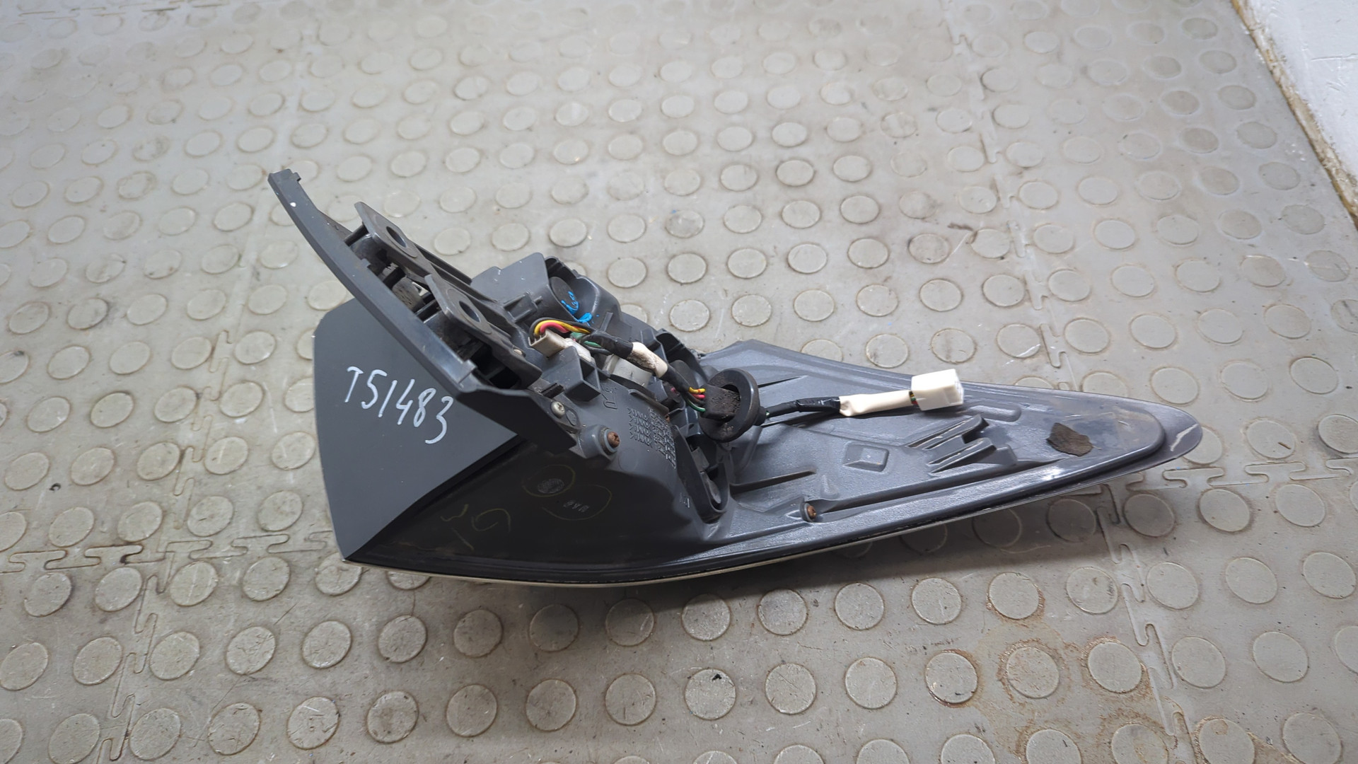 Фонарь задний правый