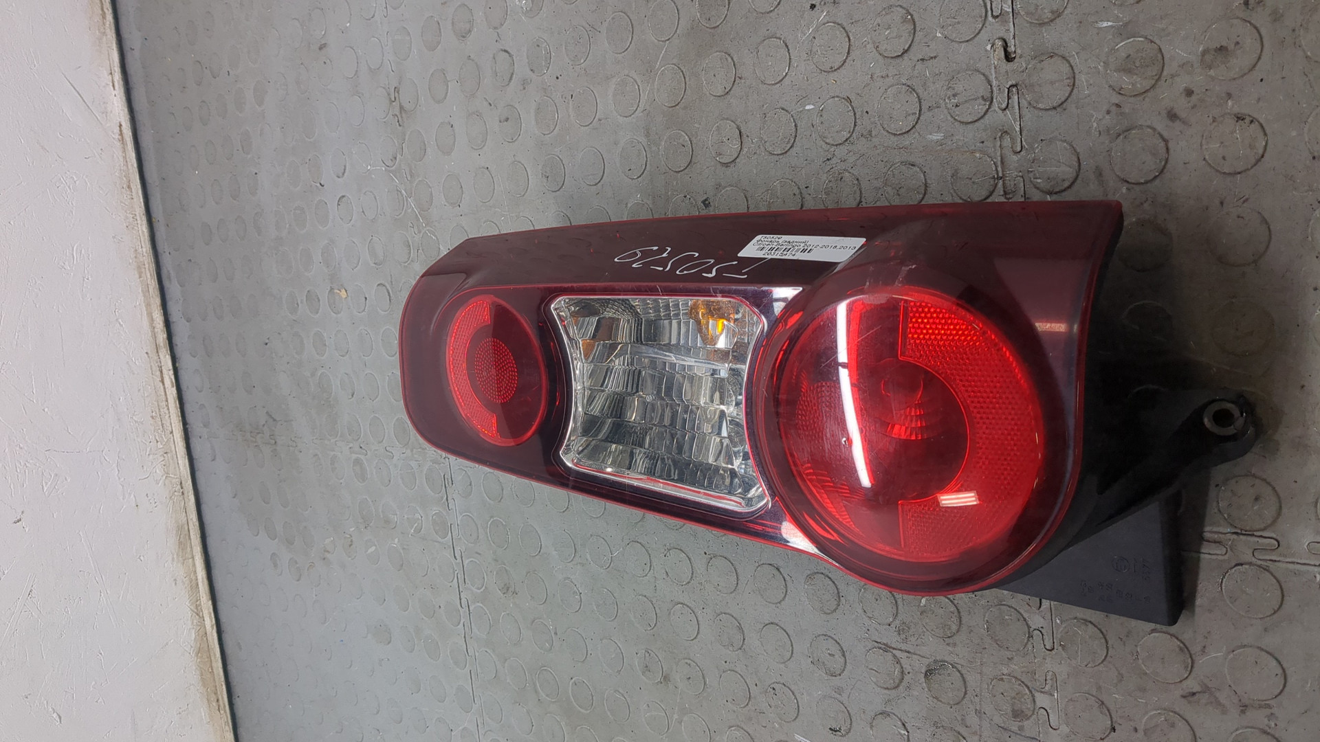 Фонарь задний правый
