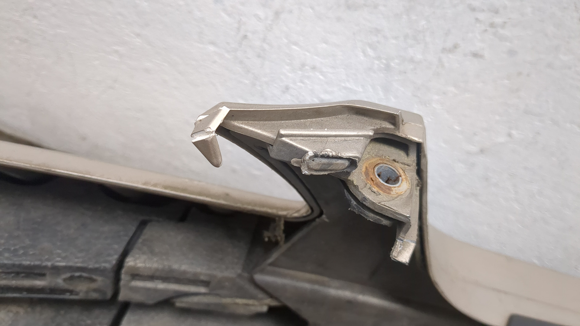 Бампер передний