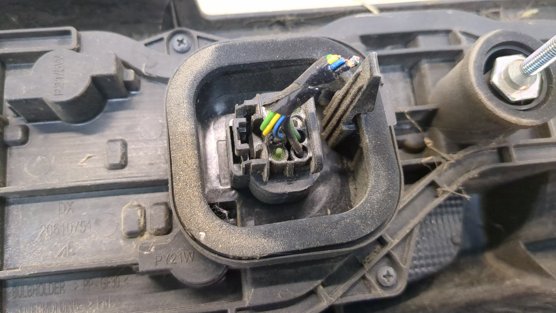 Фонарь задний правый