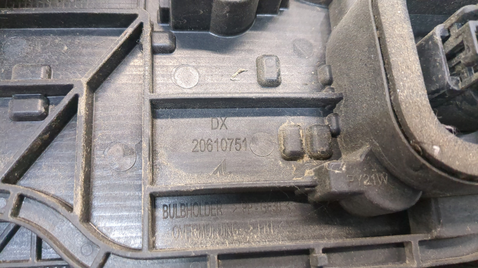 Фонарь задний правый