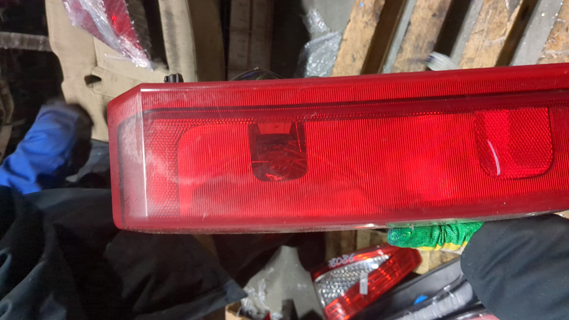 Фонарь задний правый