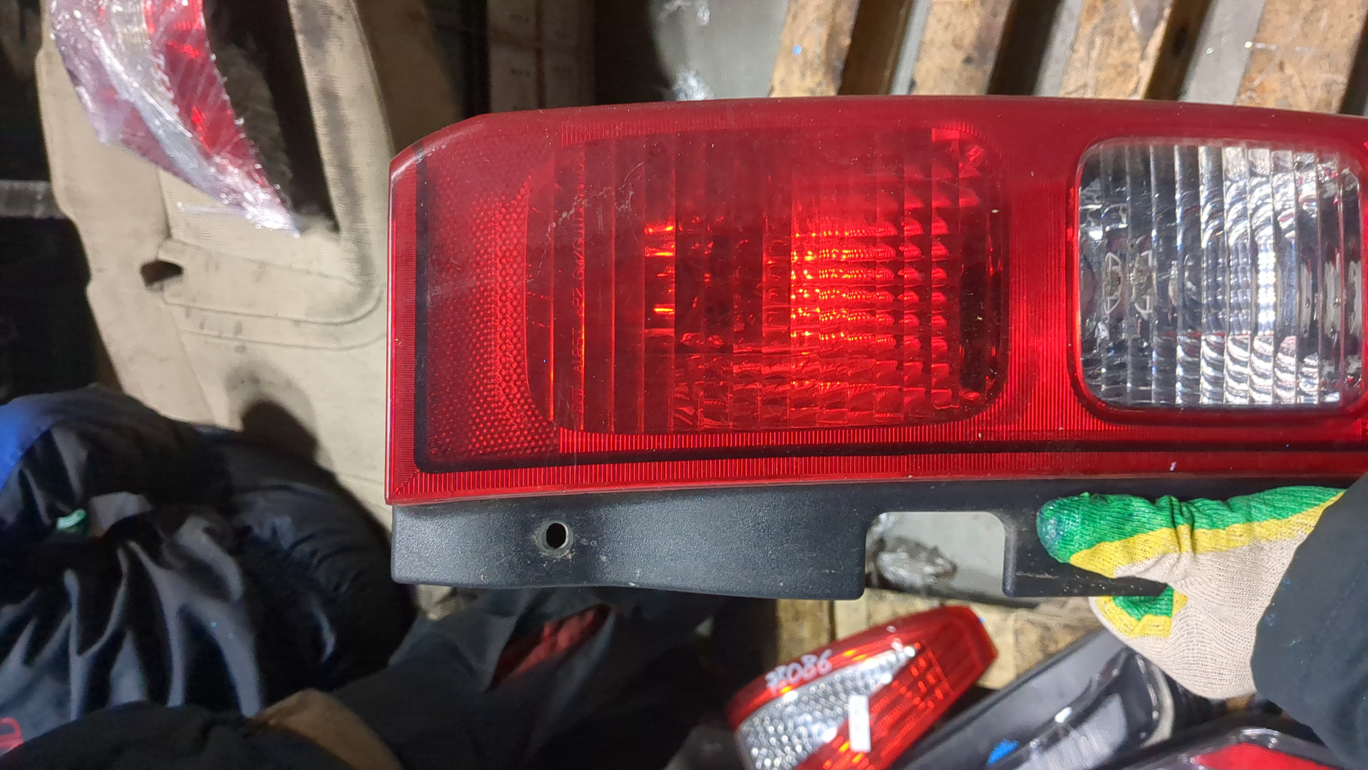 Фонарь задний правый