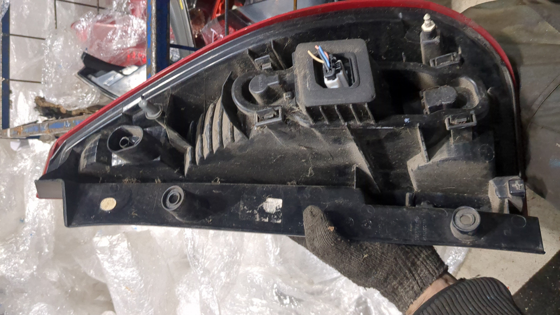 Фонарь задний левый